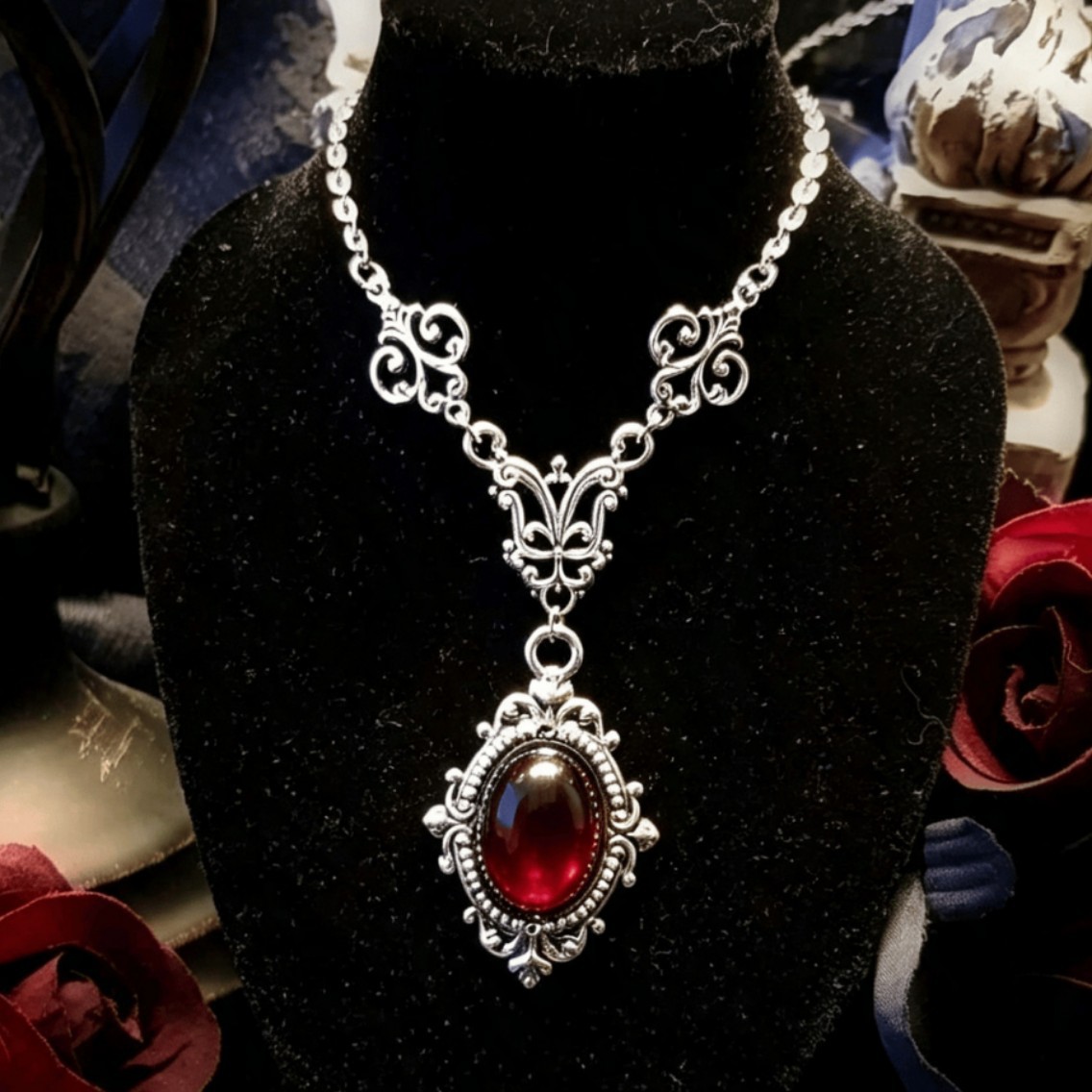 Vampire Cameo Necklace,Blood C - огляд і ціна Men'S Victorian Accessories