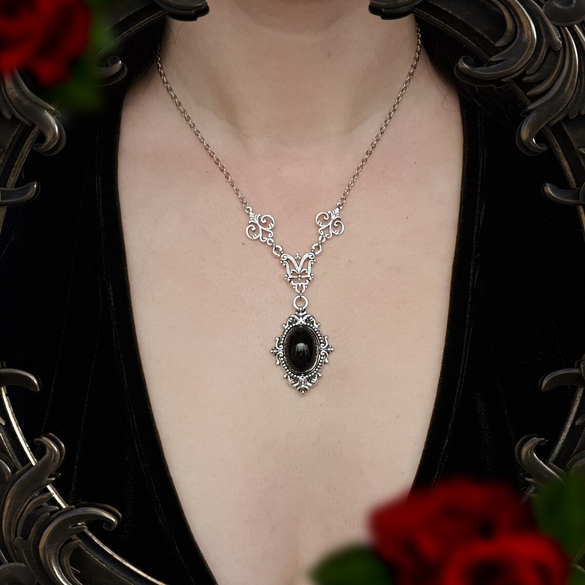 Vampire Cameo Necklace,Blood C - огляд і ціна Men'S Victorian Accessories