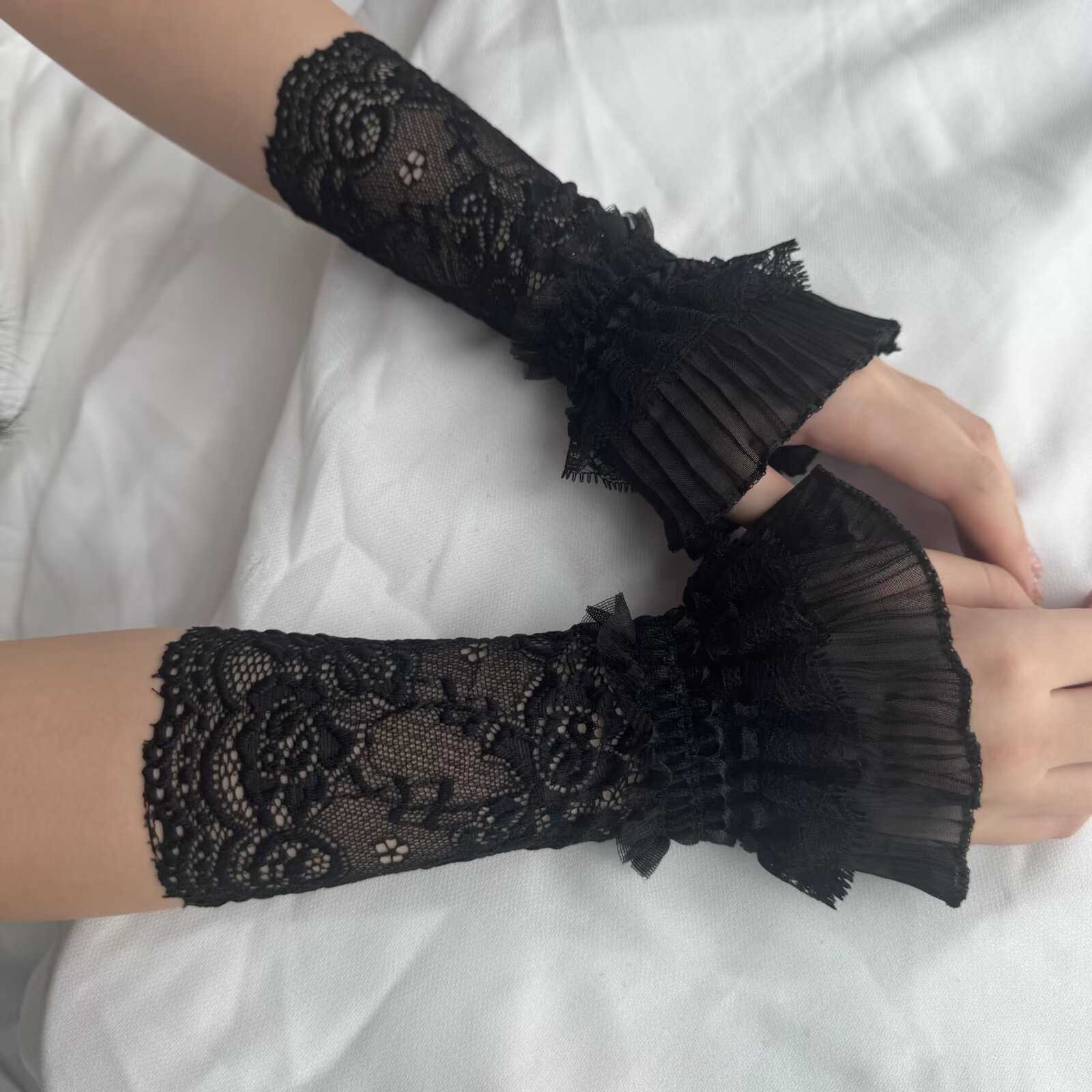 Lace Hollow Wrist Covers Trump - огляд і ціна Men Accessories Wedding